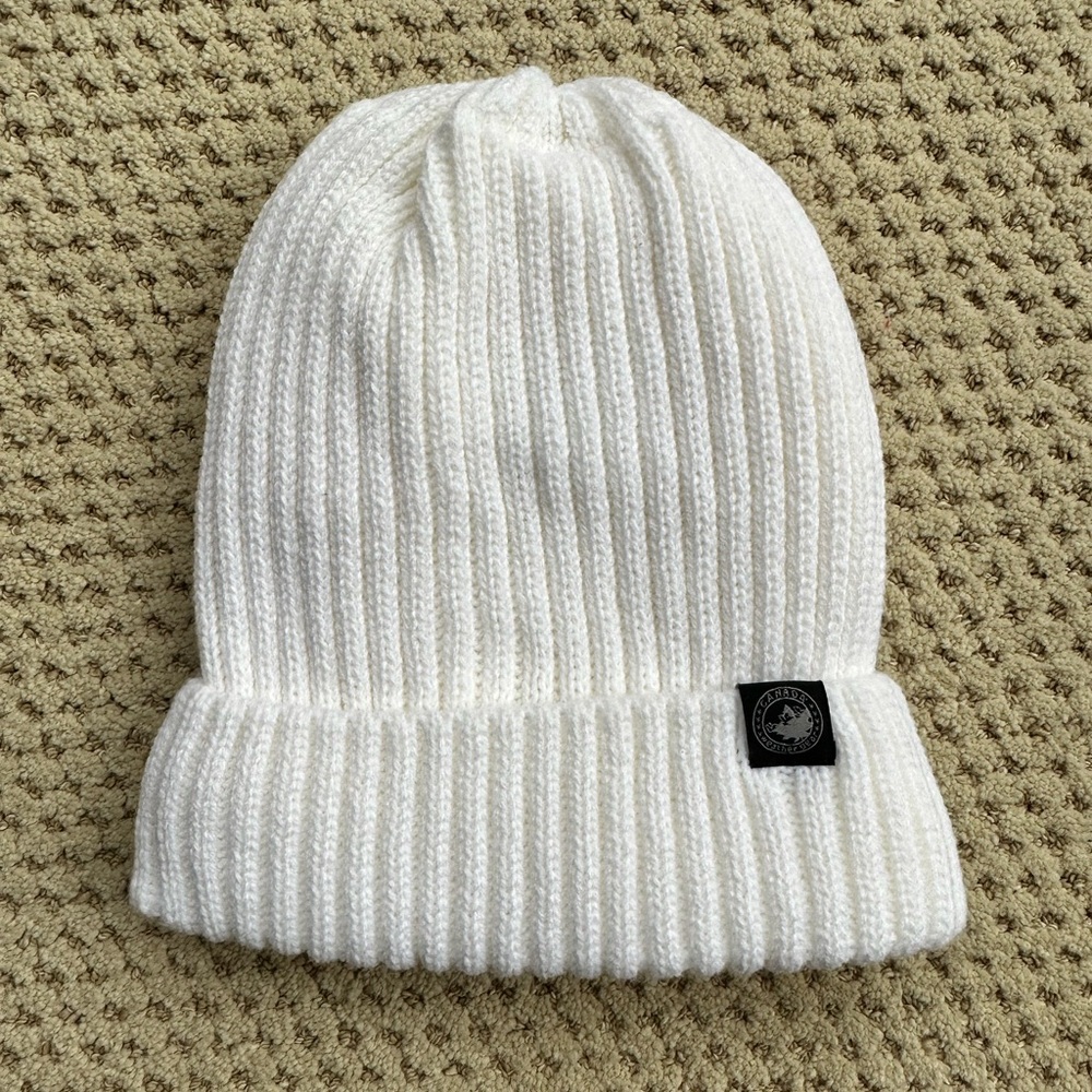 Canada Weather Women’s White/Ivory Ribbed Knit Winter Hat